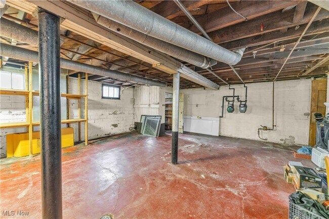 Building Photo - 2145 Waterbury Rd