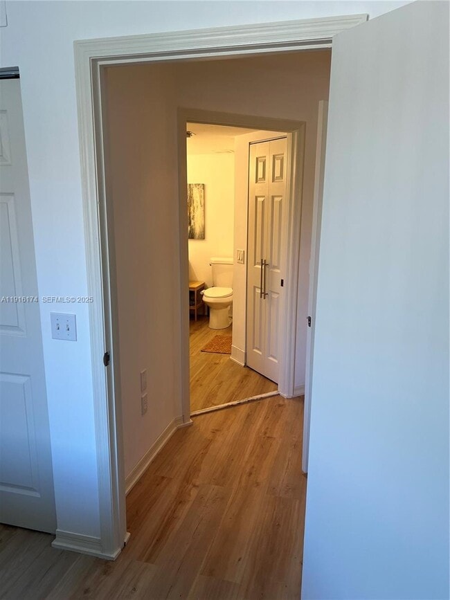 Building Photo - 460 S Park Rd