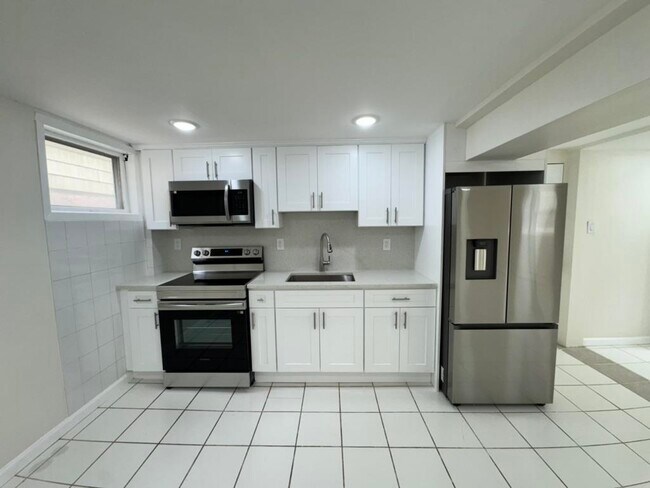 Primary Photo - 253 Webster Ave