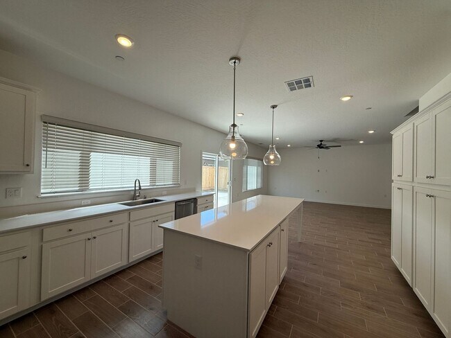 Building Photo - Brand new stunning 4-bedroom, 2.5-bathroom...
