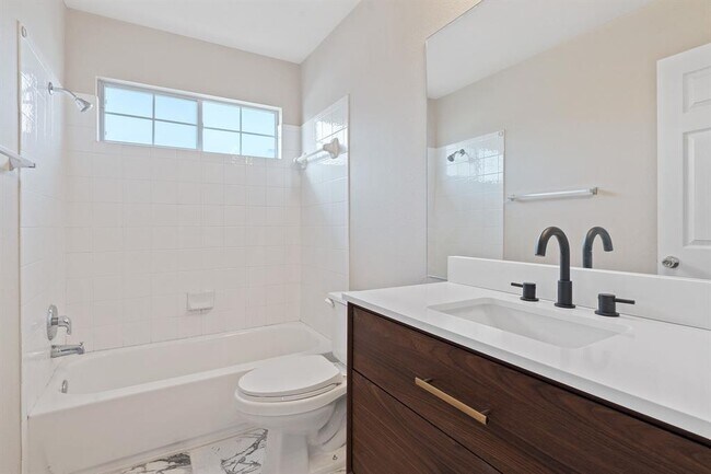 Building Photo - 10808 Chippenhook Ct