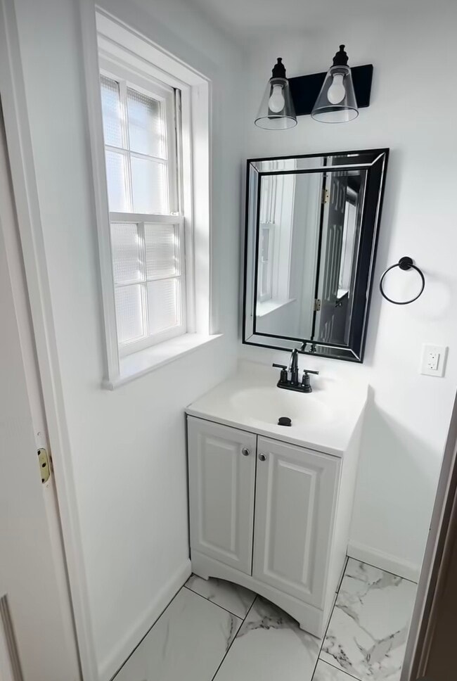 Building Photo - 7713 Union Ave