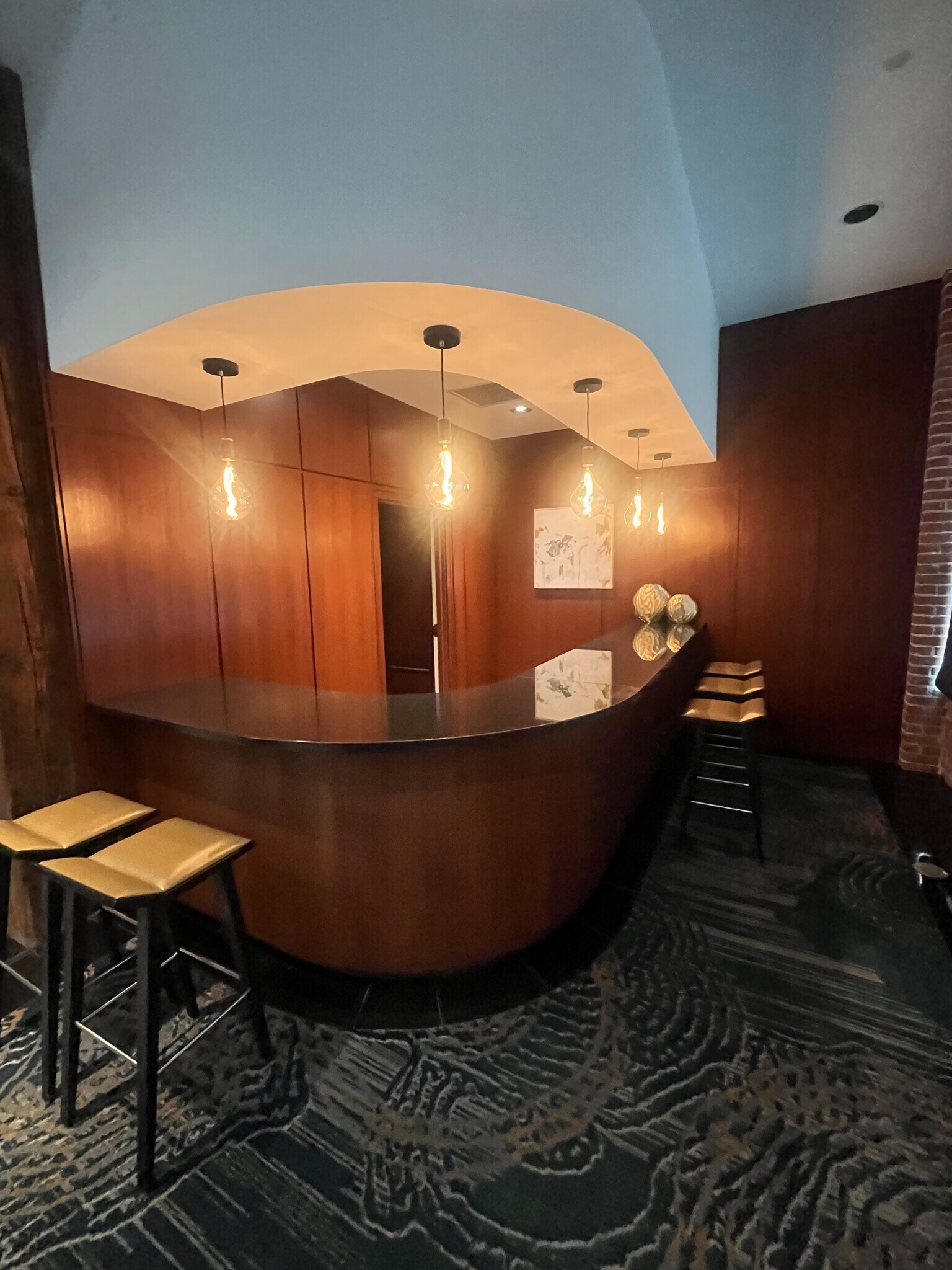 Group Party Room Bar - 500 W Harbor Dr