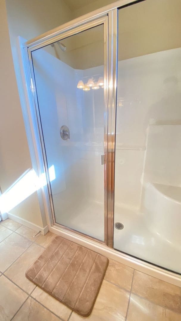 Building Photo - 4395 Westshore Dr NE