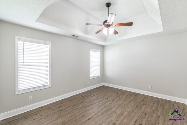 Building Photo - 510 Leisure Lake Dr