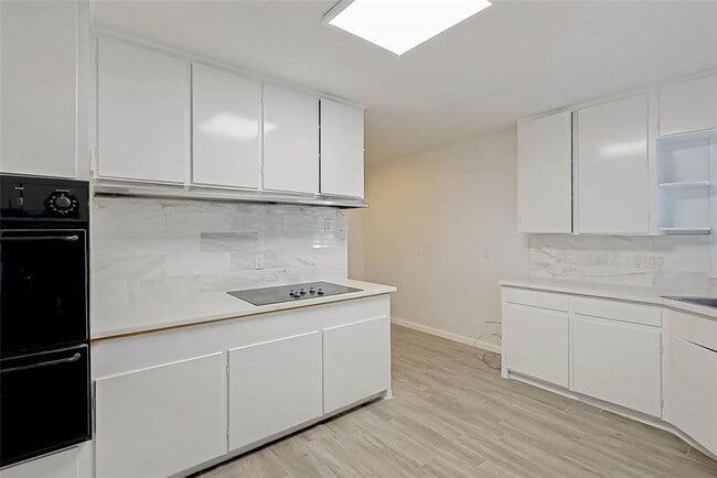 Building Photo - 2511 Maroneal St