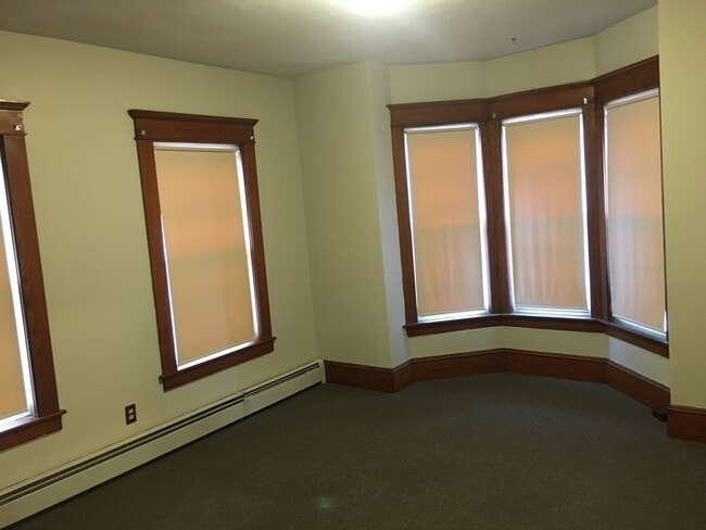 Building Photo - 278 E Main St