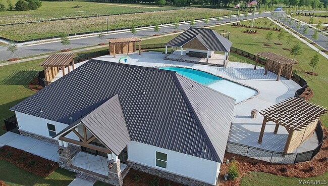 Building Photo - 5066 Pike Lp