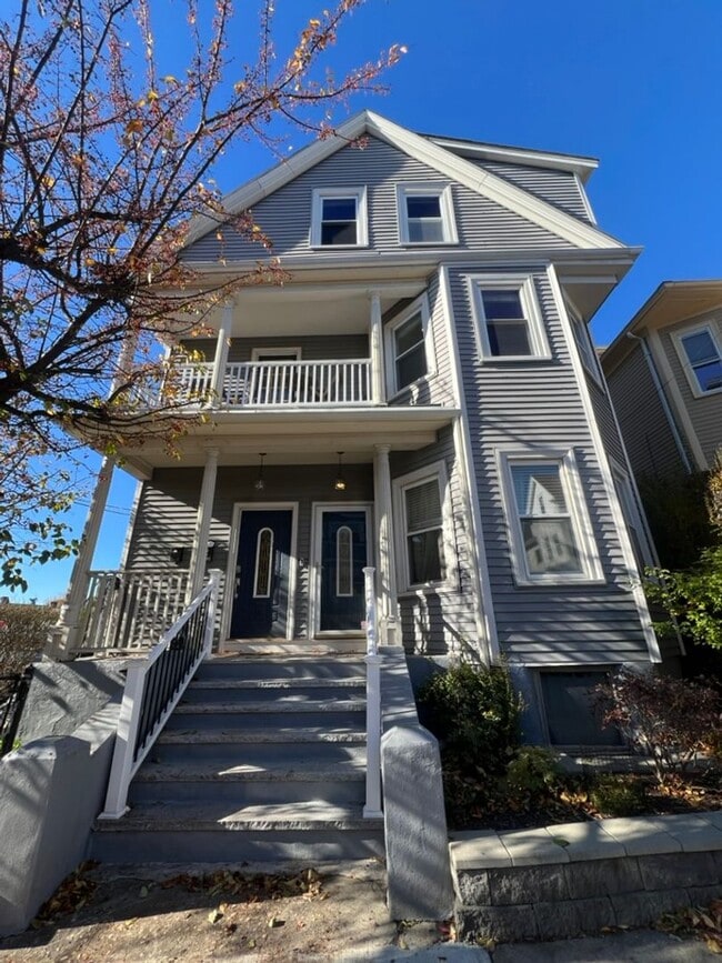 Building Photo - Spacious 3 Bed | 2 Bath in Prime Somerville Location with 2 parking!