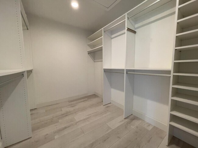 Building Photo - 6817 Via Regina