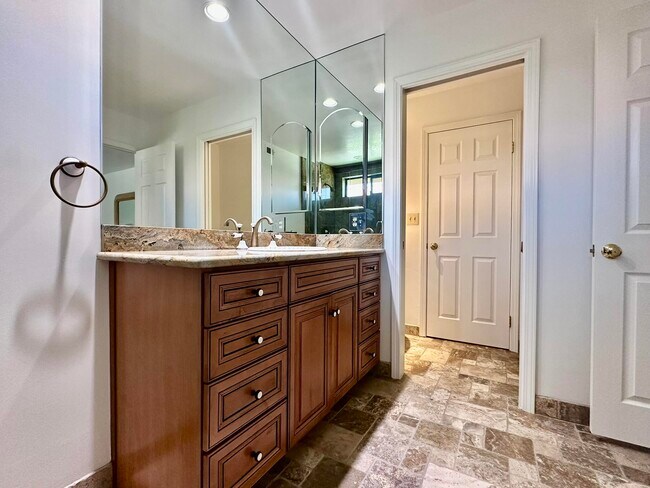 Building Photo - 239 Santa Barbara Cir