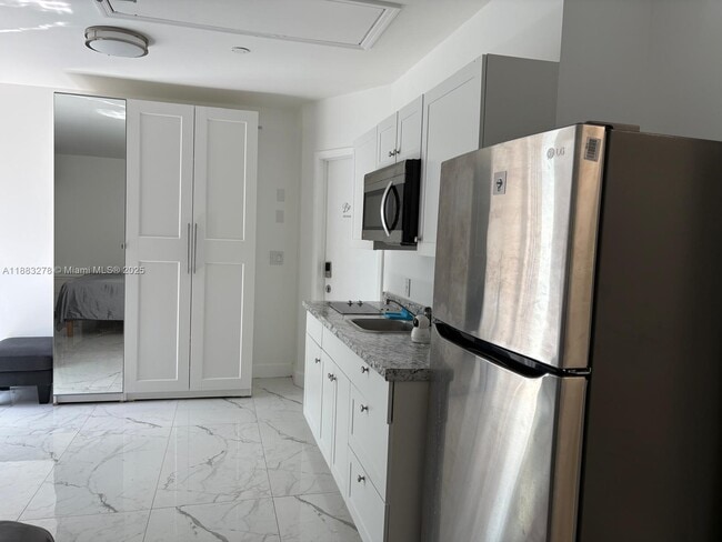 Primary Photo - 2347 NW 107th Ave