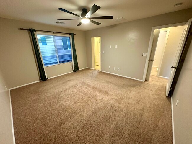 Building Photo - 9341 W Pearblossom Sky Ave