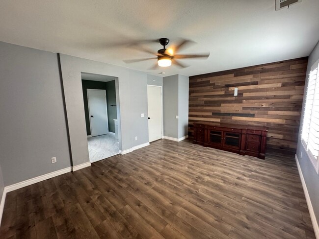 Building Photo - Calling All Military Families!!!Beautiful ...