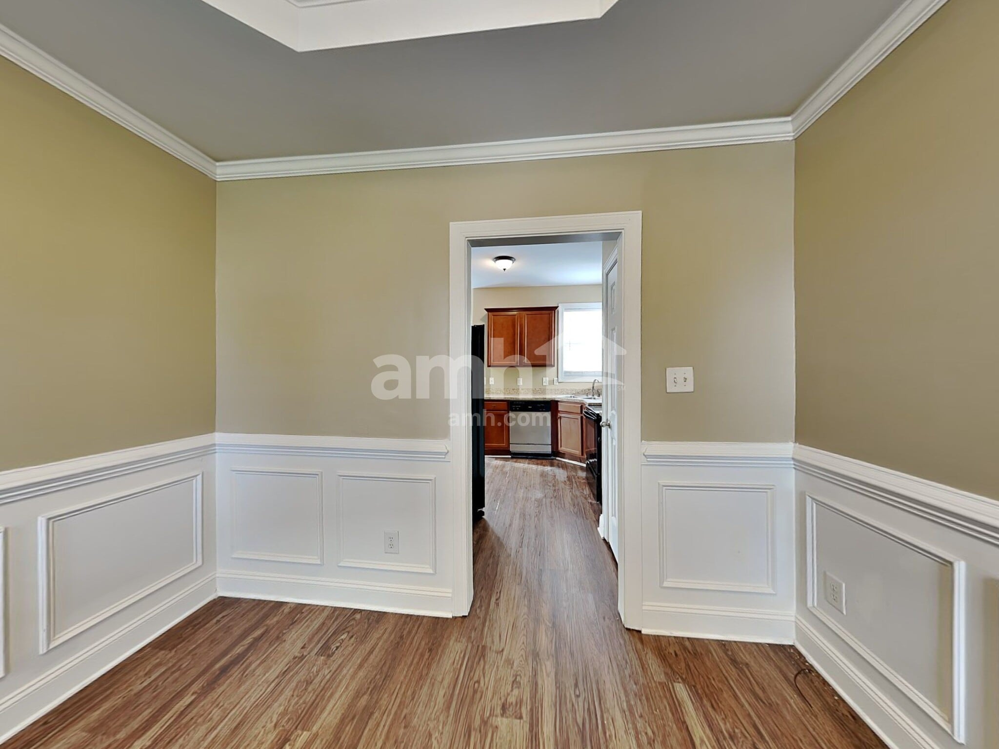 Building Photo - 3128 Skycrest Dr