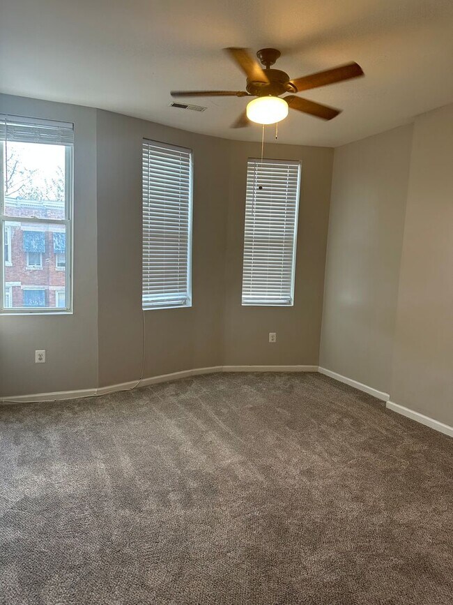 Building Photo - Newly Renovated! Hardwood Flooring First F...