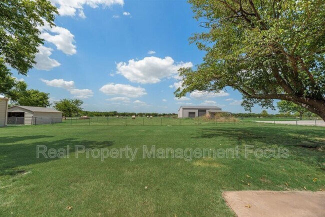 Building Photo - 1255 Vineyard Rd