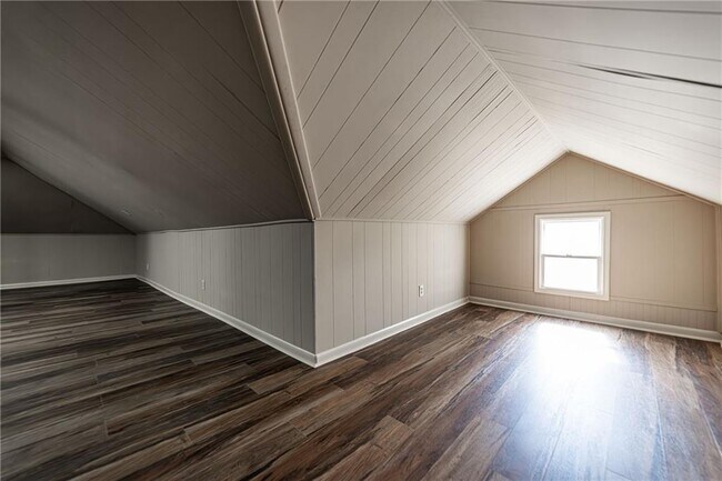 Building Photo - 1029 Katherwood Dr SW