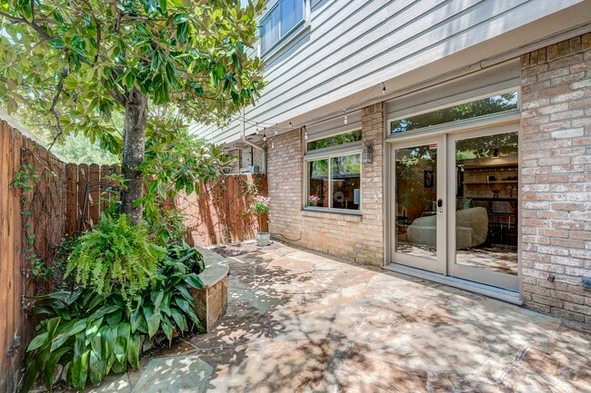 Building Photo - 3815 Wakeforest St