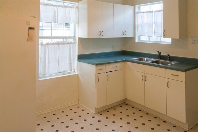 Building Photo - 1607 S 2nd St