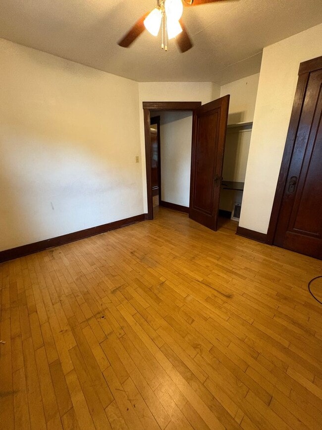 Building Photo - 2 Bedroom 1 Bathroom Single Family Home