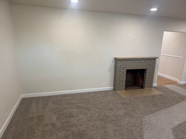 Building Photo - 117 Cypress St