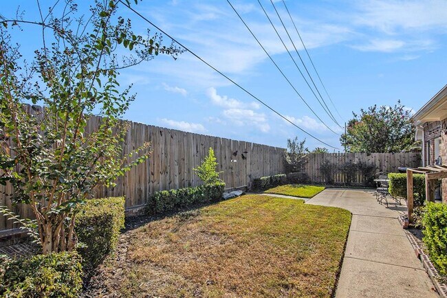 Building Photo - 24018 Indian Hills Way