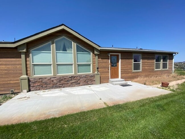 Building Photo - True Western Living On The Snake River