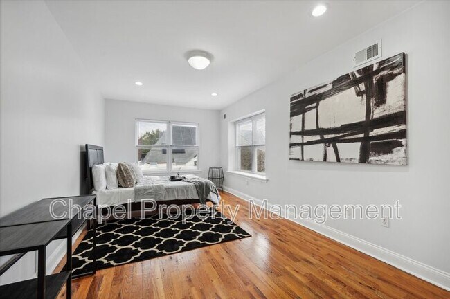 Building Photo - 3209 W Montgomery Ave