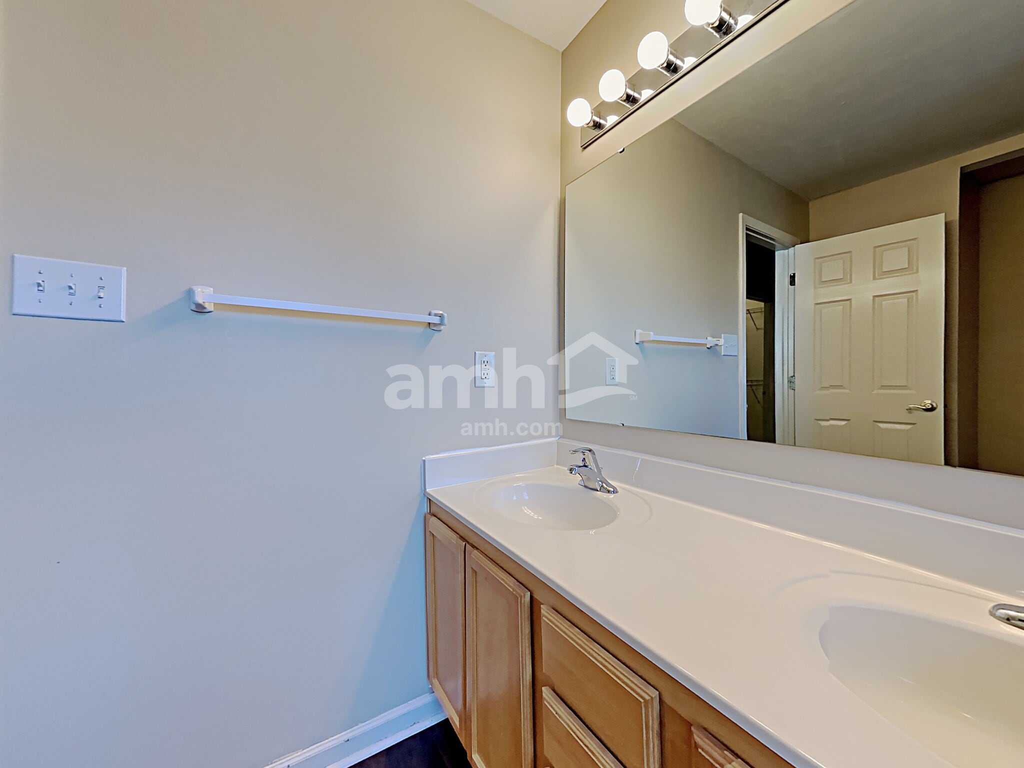 Building Photo - 13041 Rawlings Ct