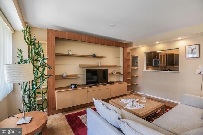 Building Photo - 4515 Willard Ave