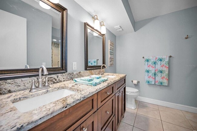 Building Photo - 5901 Bahia Del Mar Cir N