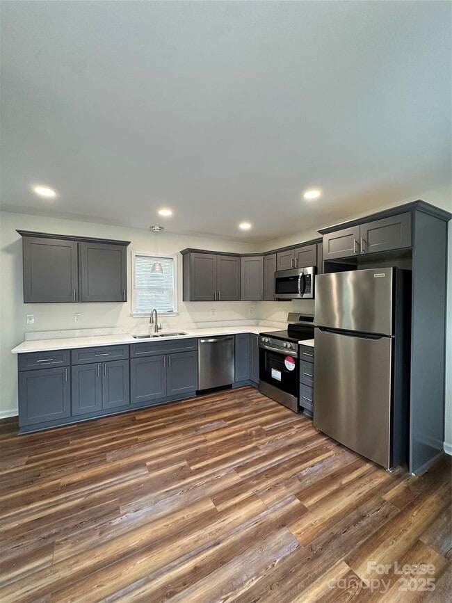 Building Photo - 317 W Newton St