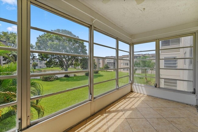 Building Photo - 719 Lori Dr