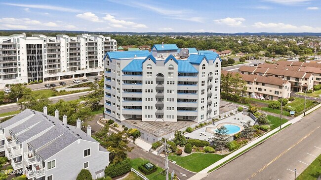 Building Photo - 300 Ocean Ave N