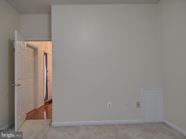 Building Photo - 444 Delaware Rd