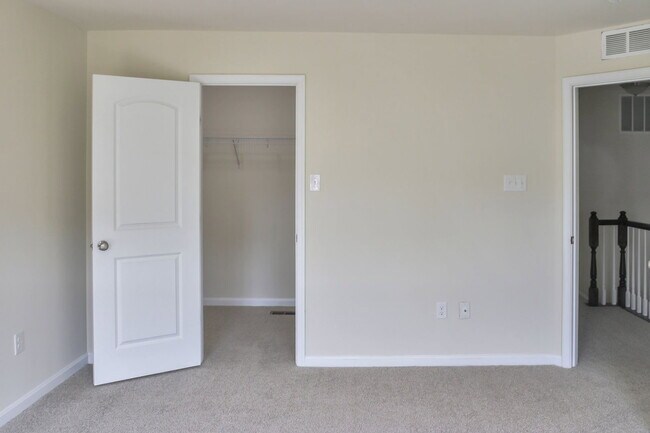 Building Photo - 15200 Lady Lauren Ln