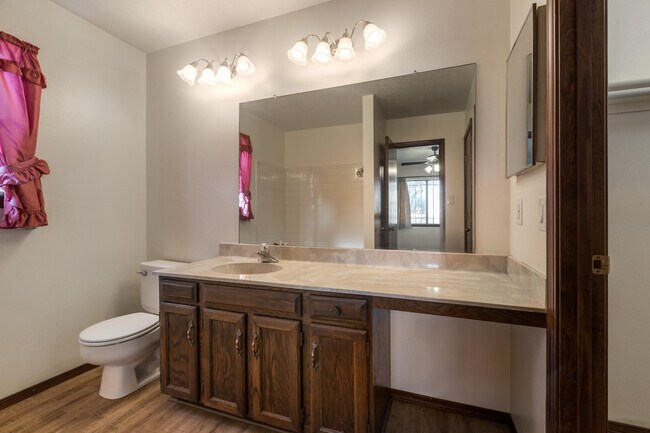 Building Photo - 7401 Scotts Pl NE