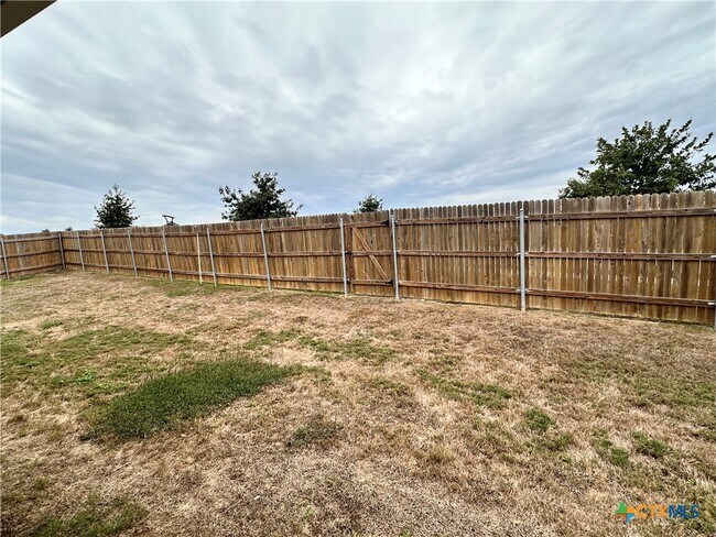 Building Photo - 101 Calgary Ln