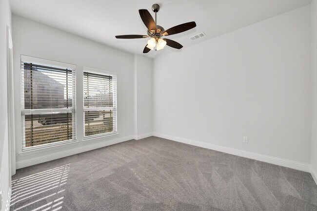 Building Photo - 12840 Platt Dr