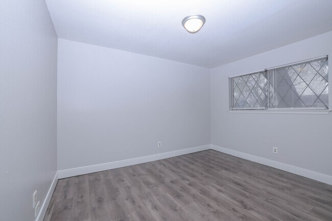 Building Photo - 9834 Denning Dr