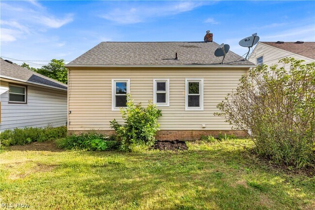 Building Photo - 14404 Rockside Rd
