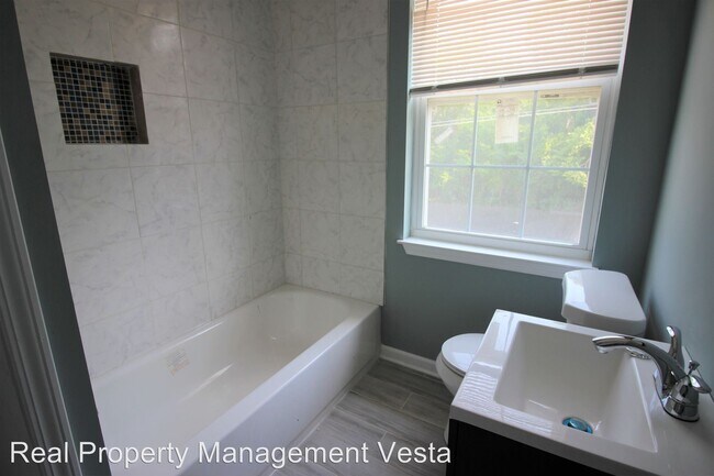 Building Photo - 833 North Ave