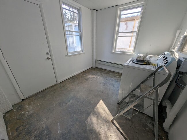 Building Photo - 712 Sewell Ave