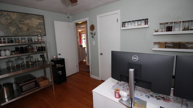 Building Photo - 33 Ridgefield St