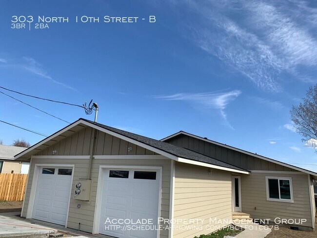 Building Photo - Brand new Duplex - Selah