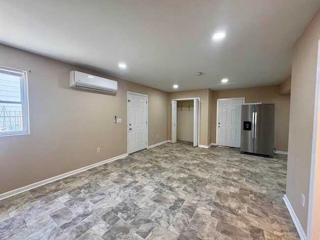 Building Photo - 42 Seaview Ave