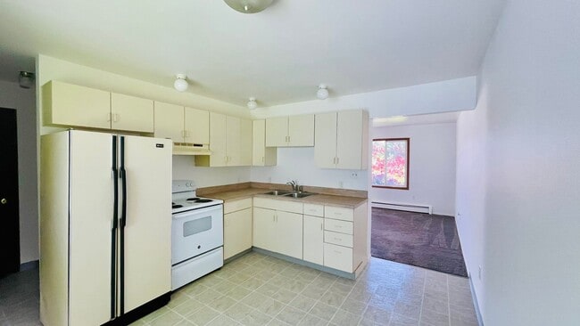 Building Photo - 1113 Larch St