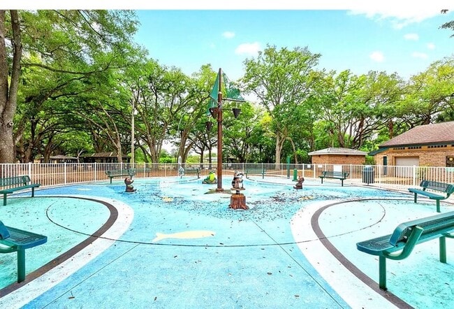 Building Photo - Tuscany Place, a GATED COMMUNITY in  Tuskawilla –  Winter Springs’ most desirable areas!   CALL S...