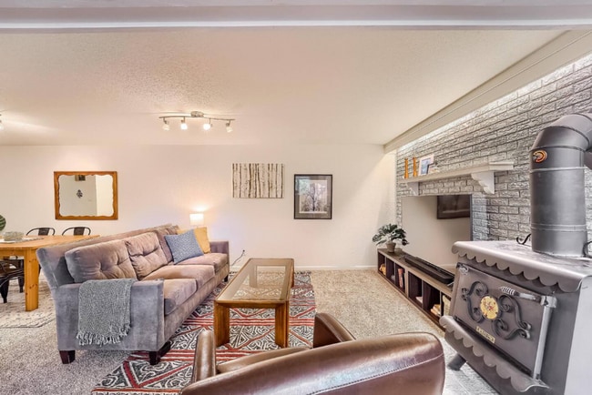 Building Photo - Cozy Arvada Downstairs Duplex Available Now!
